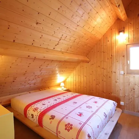 Chalet Mont-dore : Spacieux Avec Parking Et Grand Terrain - Fr-1-608-106