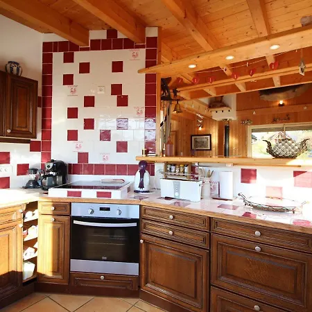 Chalet Mont-dore : Spacieux Avec Parking Et Grand Terrain - Fr-1-608-106 Le Mont-Dore